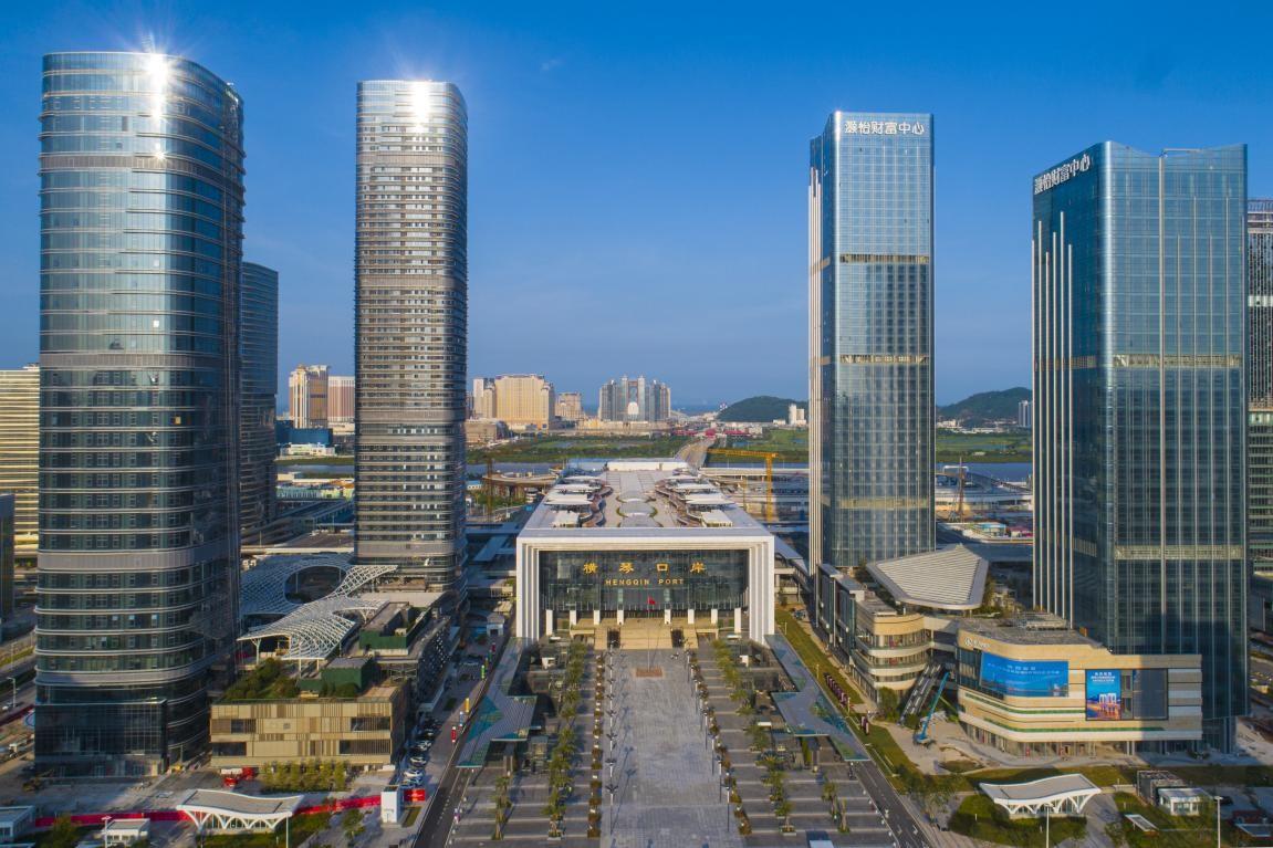 探索未来的新澳门与香港，资本车的免费正版之路及其全面释义与落实2025新澳门和香港正版免费资本车,全面释义、解释与落实